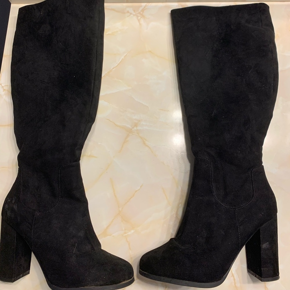 Steve Madden black suede boots